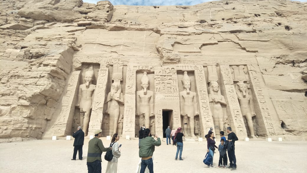 Abu Simbel day tour from Aswan by air